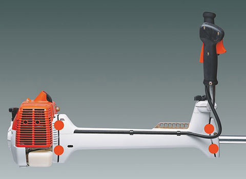 Niemalże nie wyczuwalne wibracje 4-punktowy system antywibracyjny w kosie spalinowej STIHL FS 490 C-EM