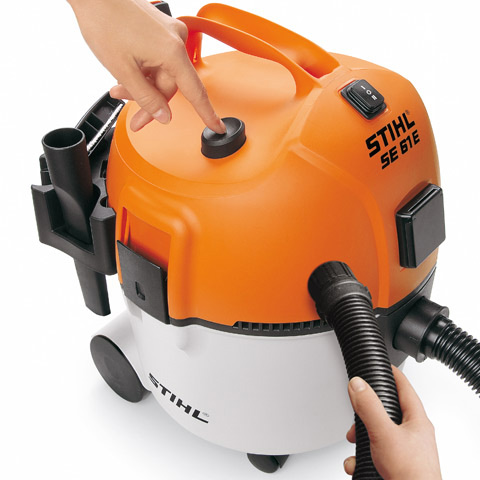 Automatyczne czyszczenie filtra Przycisk do czyszczenia filtra w odkurzaczu warsztatowym STIHL SE 122 E