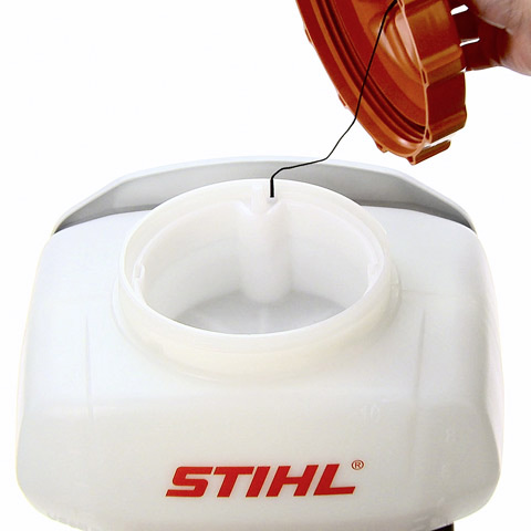 Praktyczna pokrywka opryskiwacza spalinowego STIHL SR 200 
