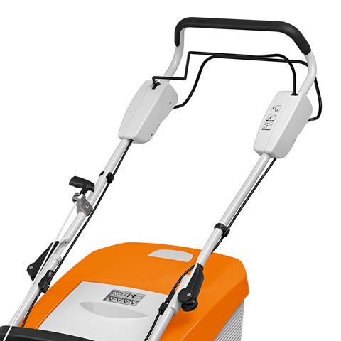 Regulacja wysokości uchwytu w kosiarce elektrycznej STIHL RME 339