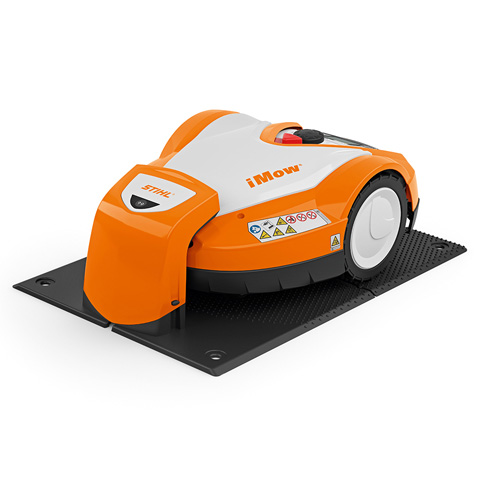 Stacją dokująca w zestawie z urządzeniem Stacja ładująca na wyposażeniu robota koszącego STIHL RMI 632 PC