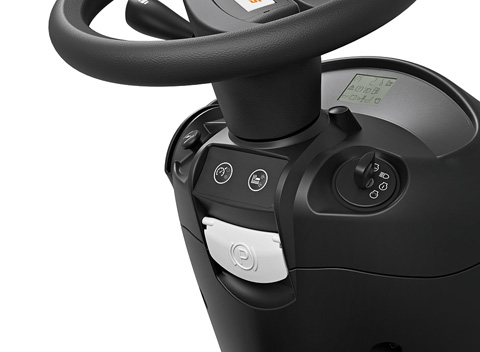 Niezbędne informacje zawsze w zasięgu wzroku Wyraźny wyświetlacz LCD traktora ogrodowego STIHL RT 6127 ZL