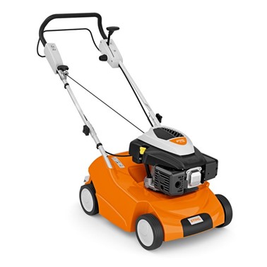 Wyposażony w mocny silnik wertykulator spalinowy STIHL RL 540 
