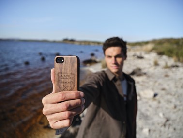 Drewaniane etui na telefon STIHL AXE